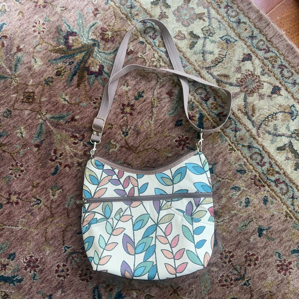 Danny K of Beverly Hills Crossbody Multicolor Leaf Tapestry Shoulder Bag Purse